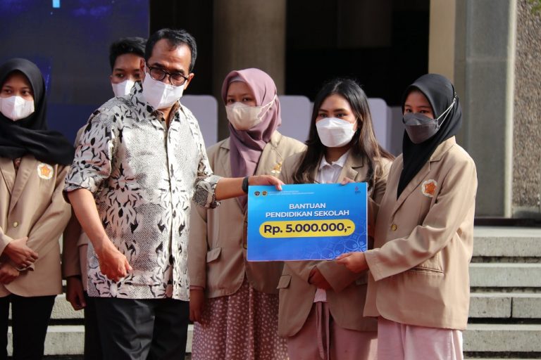 Kementerian Perhubungan Berikan Beasiswa Dengan Total 50 Juta Rupiah Ke ...